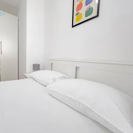 Blue Life 2a Tirabora Short Rent Trieszt